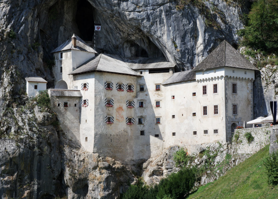 Postojna castle